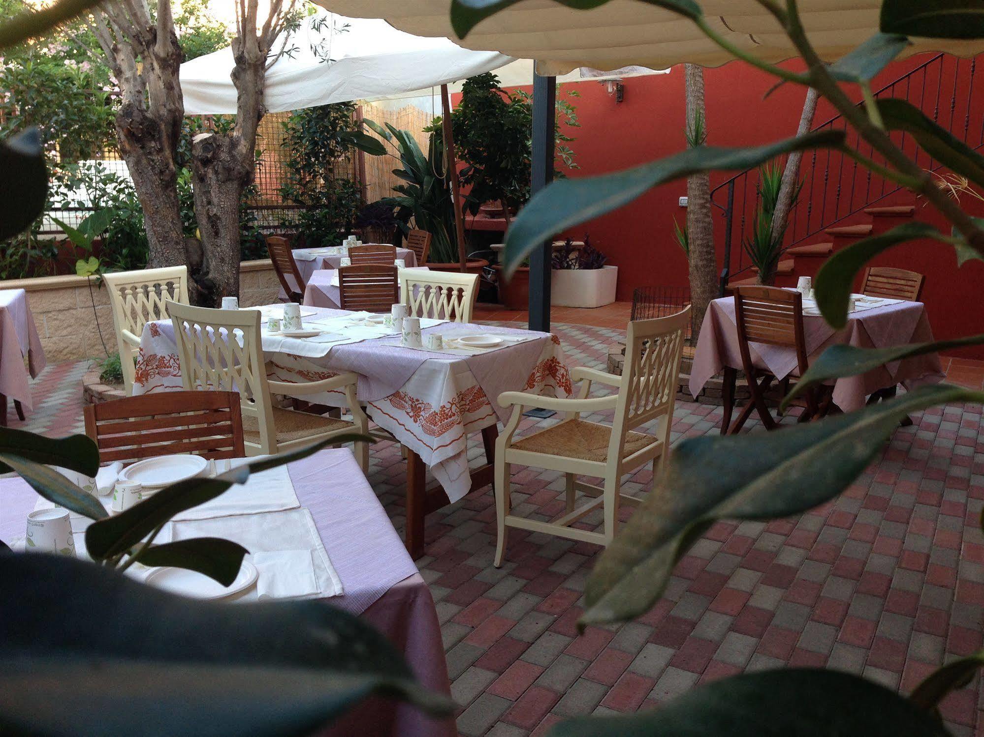 Locanda Degli Artisti 토르톨리 외부 사진